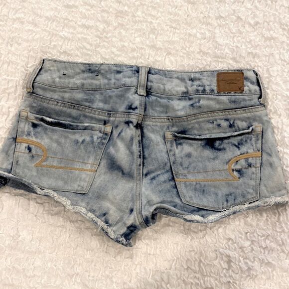 American Eagle Denim Distressed Jean Shorts Size 4​ - Picture 1 of 6